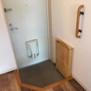(玄関)